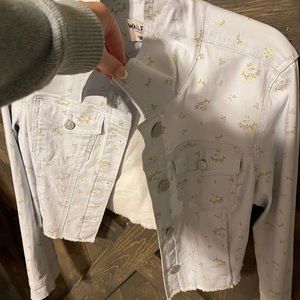 Crop light wash floral Jean jacket - size LARGE